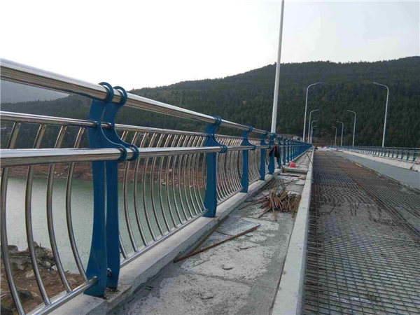 陕西不锈钢桥梁护栏的特点及其在桥梁安全中的重要作用