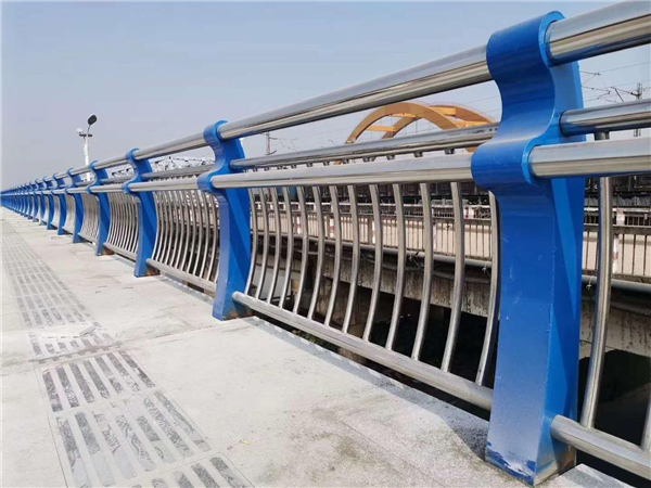 陕西304不锈钢复合管护栏的生产工艺揭秘